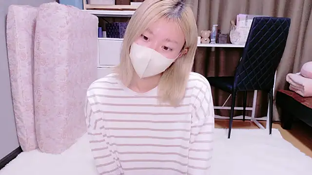 Nana  ch online show from 12/02/25, 07:21