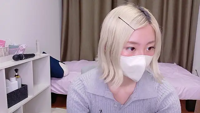 Snapshot of Nana__ch chatting on 06/25/26, 04:23 Nana ch online show from 06/25/26, 04:23