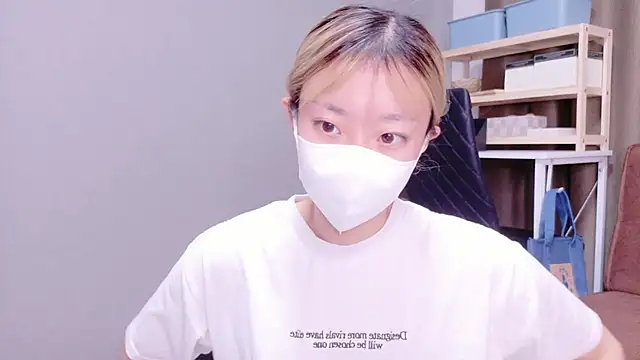 Nana  ch online show from 10/27/25, 05:08