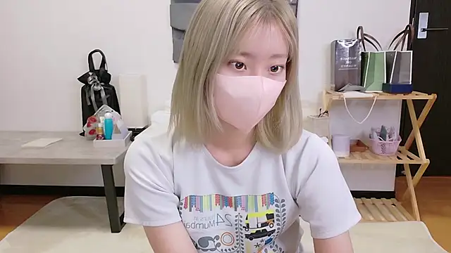 Nana  ch online show from 11/12/25, 11:36