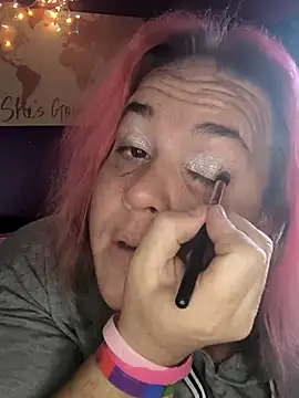 Courdles online show from 11/28/25, 09:26