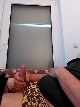 Snapshot of slipperysins chatting on 10/18/25, 03:14 slipperysins online show from 10/18/25, 03:14