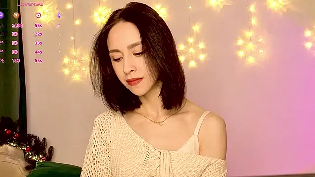 Snapshot of MiaSweetasHoney chatting on 12/15/25, 07:58 MiaSweetasHoney online show from 12/15/25, 07:58