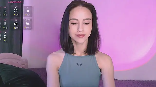 Snapshot of MiaSweetasHoney chatting on 10/13/25, 06:37 MiaSweetasHoney online show from 10/13/25, 06:37