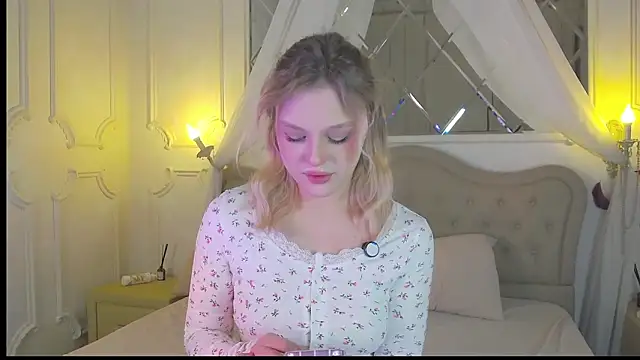 Snapshot of CaitlinSugar chatting on 02/03/26, 06:22 CaitlinSugar online show from 02/03/26, 06:22