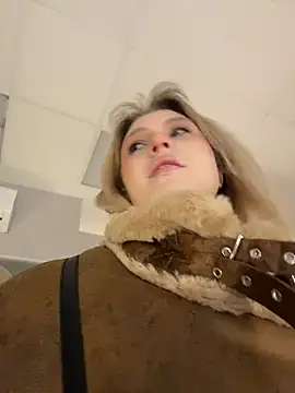 Snapshot of CaitlinSugar chatting on 02/09/26, 04:10 CaitlinSugar online show from 02/09/26, 04:10