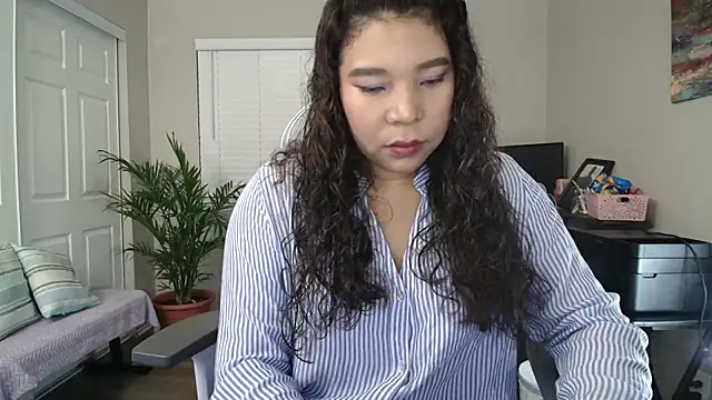 SHEILYN  online show from 11/11/25, 05:24