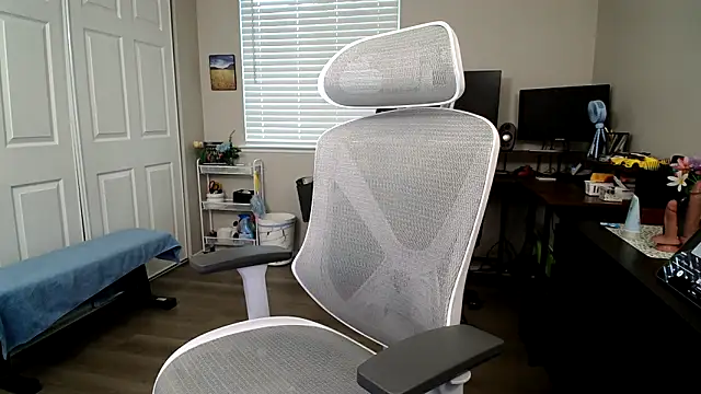 SHEILYN  online show from 04/14/26, 02:55