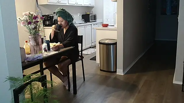 SHEILYN  online show from 10/16/25, 03:48