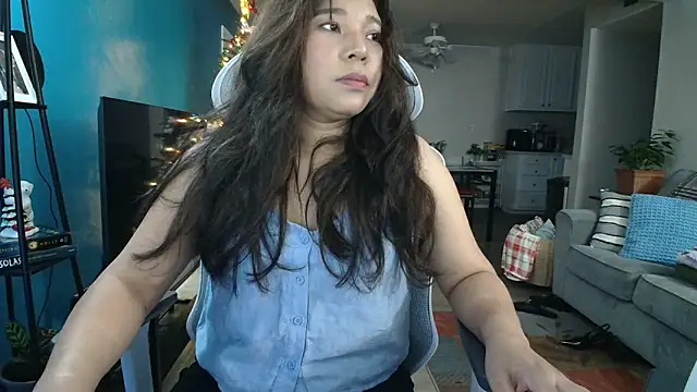 SHEILYN  online show from 11/18/25, 03:21