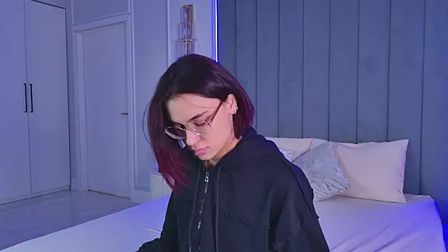 VioletAsh online show from 05/03/26, 04:17