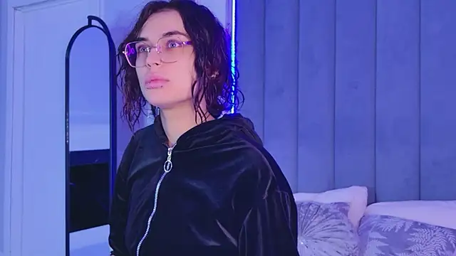 VioletAsh online show from 06/02/26, 04:34