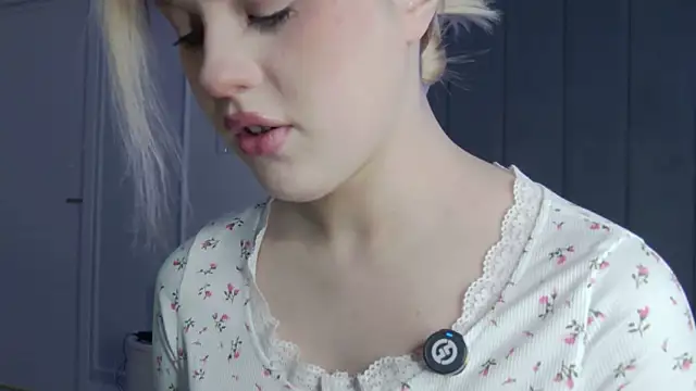 VioletAsh online show from 02/08/26, 04:32