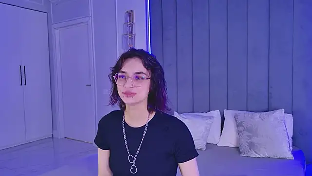 VioletAsh online show from 06/11/26, 04:31