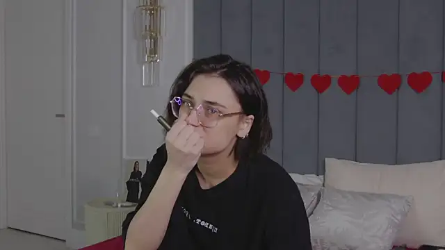 VioletAsh online show from 03/12/26, 04:29