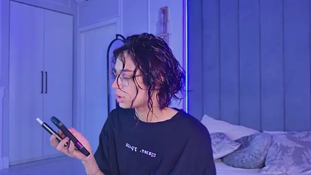 VioletAsh online show from 06/01/26, 04:24