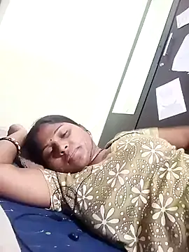 Snapshot of Sneha16 chatting on 09/16/25, 05:03 Sneha16 online show from 09/16/25, 05:03