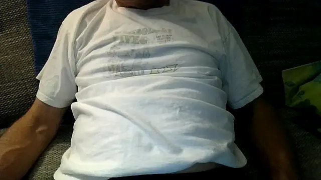 Snapshot of velikifant7 chatting on 11/12/25, 06:45 velikifant7 online show from 11/12/25, 06:45