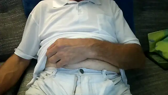 Snapshot of velikifant7 chatting on 11/10/25, 05:18 velikifant7 online show from 11/10/25, 05:18