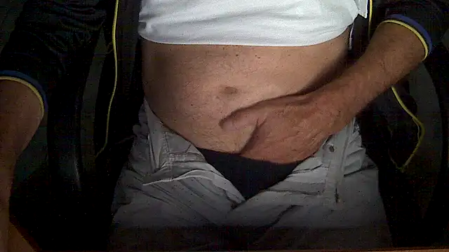 Snapshot of velikifant7 chatting on 11/11/25, 05:24 velikifant7 online show from 11/11/25, 05:24