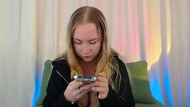Mystic Chloe online show from 09/19/25, 12:14
