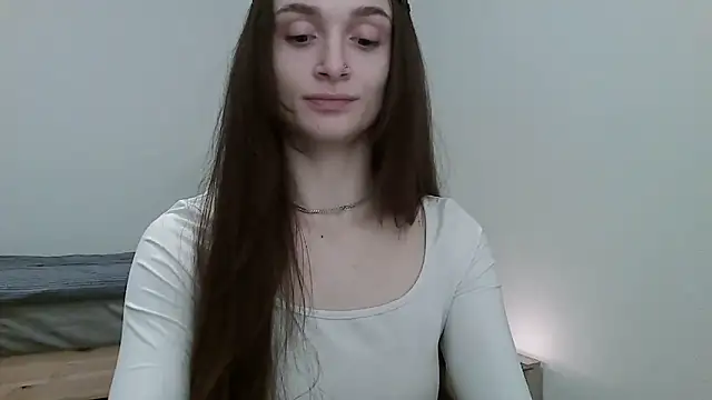   Leyla   online show from 11/29/25, 07:47