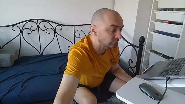 Handsomernguy online show from 10/01/25, 07:02