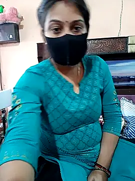 Priyanka Pal online show from 11/12/25, 03:43