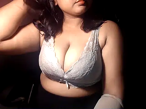 Snapshot of PatnakiRitu1 chatting on 09/20/25, 04:23 PatnakiRitu1 online show from 09/20/25, 04:23