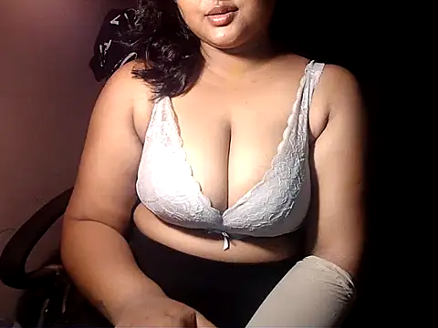 Snapshot of PatnakiRitu1 chatting on 09/24/25, 04:30 PatnakiRitu1 online show from 09/24/25, 04:30