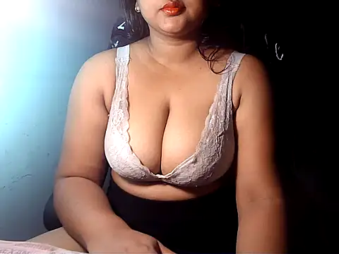 Snapshot of PatnakiRitu1 chatting on 06/26/26, 01:44 PatnakiRitu1 online show from 06/26/26, 01:44