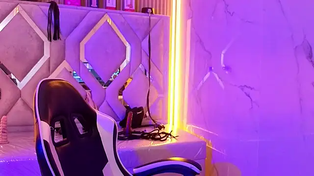 Sophia tf online show from 04/10/26, 08:16