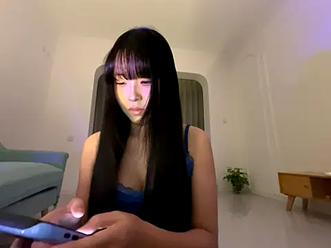 Snapshot of 77momomo chatting on 11/14/25, 02:21 77momomo online show from 11/14/25, 02:21