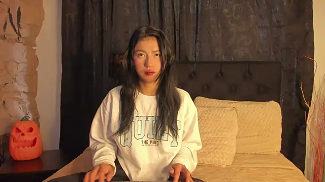 Tiffany Nm online show from 11/03/25, 01:26