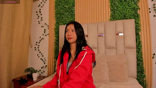 Tiffany Nm online show from 03/10/26, 08:57