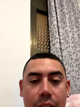 Snapshot of davidxxx099 chatting on 09/11/25, 03:12 davidxxx099 online show from 09/11/25, 03:12