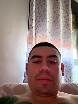 Snapshot of davidxxx099 chatting on 10/27/25, 08:48 davidxxx099 online show from 10/27/25, 08:48