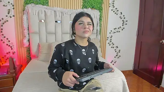 Jade Nmm online show from 12/19/25, 01:02