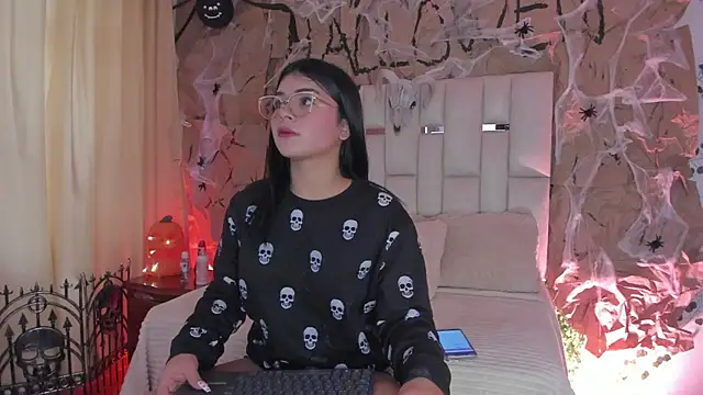 Jade Nmm online show from 10/27/25, 12:50