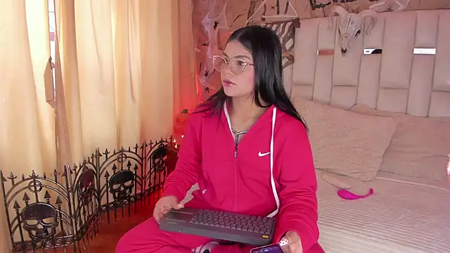 Jade Nmm online show from 10/28/25, 01:10