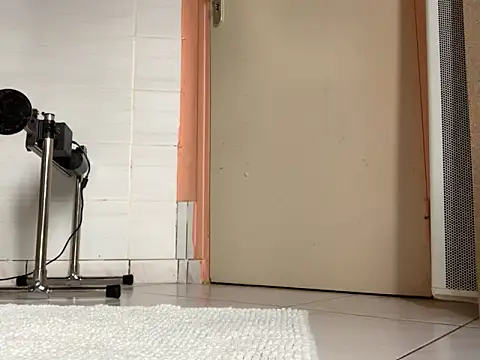 Just2Try online show from 12/17/25, 10:42