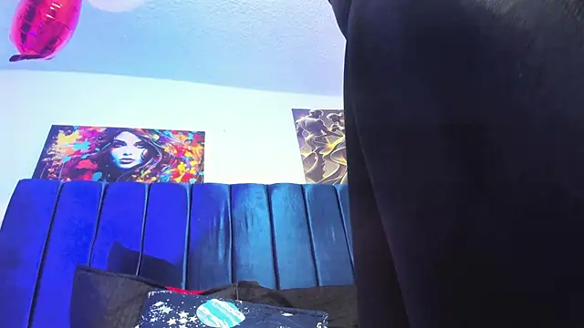 Hanna wish online show from 11/14/25, 01:15