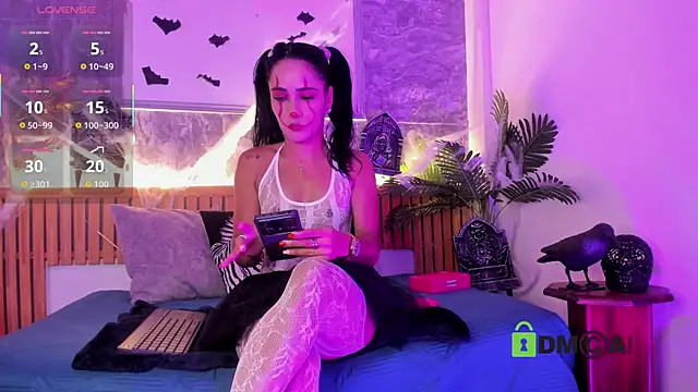 princequinn  online show from 10/31/25, 07:21