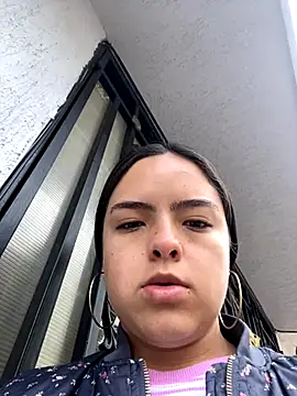 Snapshot of EmilyHarperr chatting on 10/15/25, 11:29 EmilyHarperr online show from 10/15/25, 11:29
