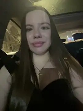 Chloe loo online show from 04/16/26, 09:39