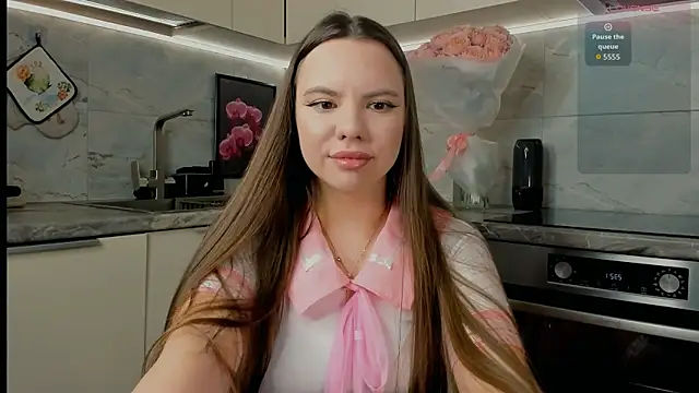 Chloe loo online show from 01/14/26, 08:23