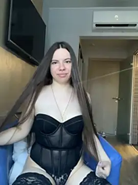 Chloe loo online show from 07/12/26, 11:44