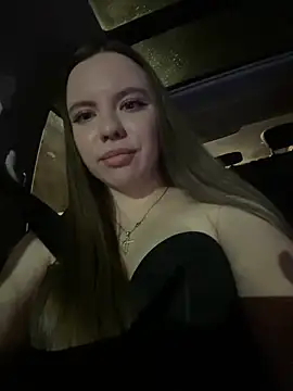 Chloe loo online show from 04/16/26, 09:26