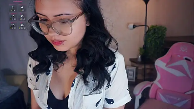 Snapshot of VerniceEngelking chatting on 10/24/25, 05:06 VerniceEngelking online show from 10/24/25, 05:06