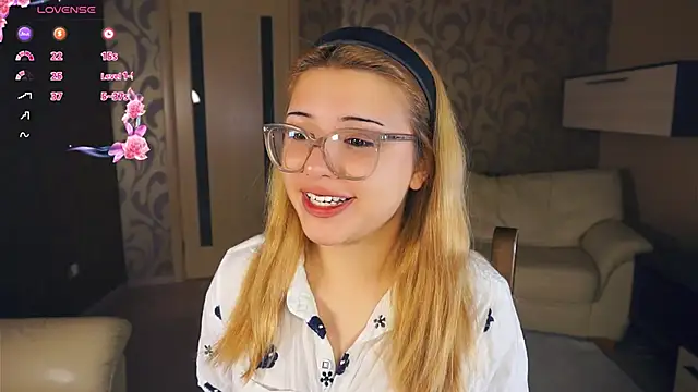 Snapshot of VerniceEngelking chatting on 09/11/25, 06:52 VerniceEngelking online show from 09/11/25, 06:52